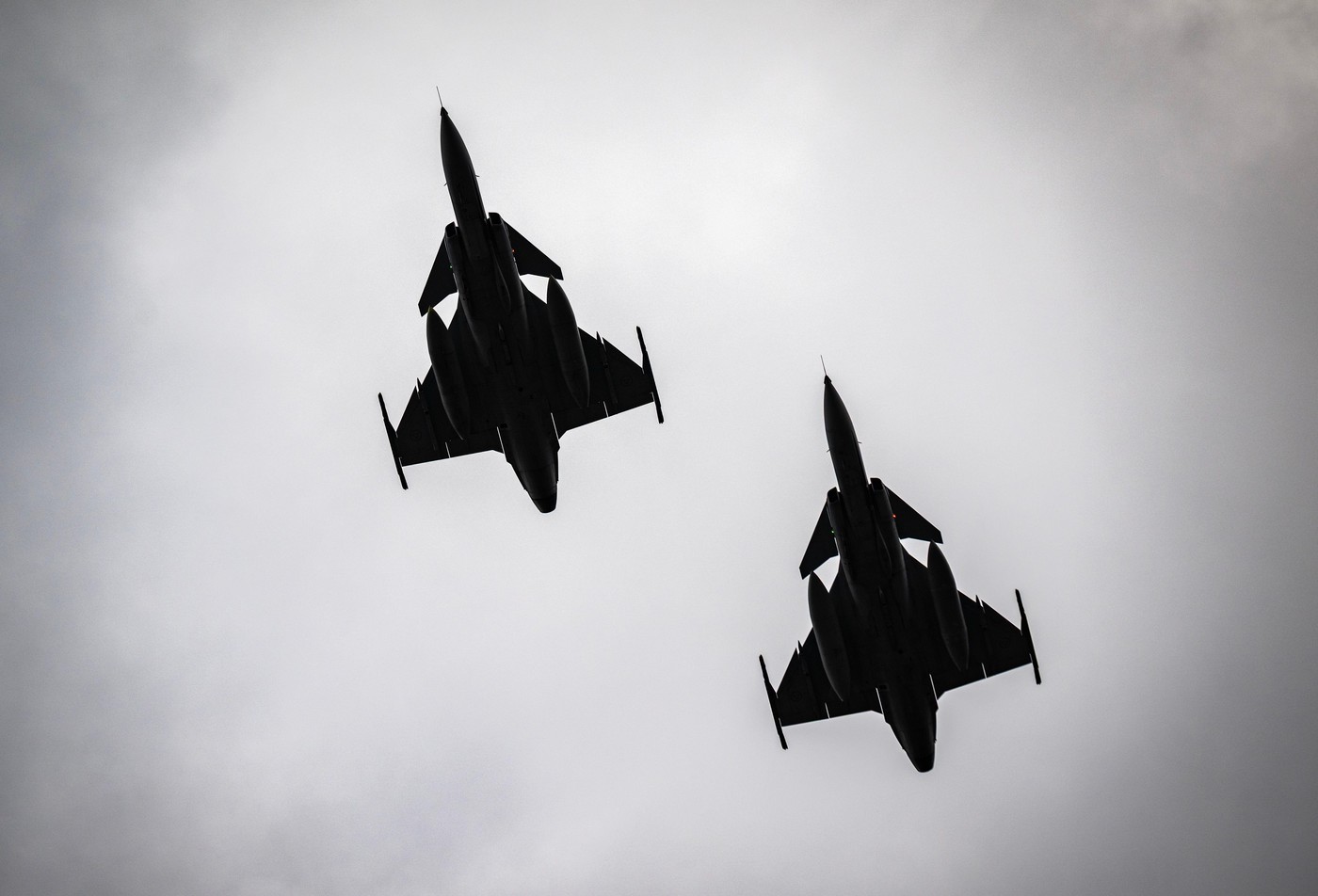 NATO a declanșat cel mai înalt nivel de alertă de apărare aeriană după ce un avion de pasageri israelian a provocat panică