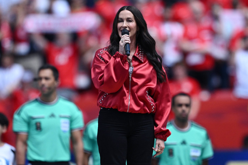 CM 2026. Festivitate de deschidere a Cupei Mondiale la Toronto: au cântat Alanis Morissette şi Michael Buble 2 .