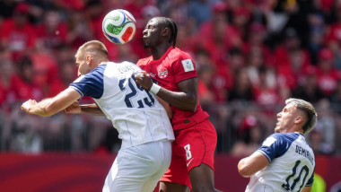 faza de joc din meciul canada - bosnia