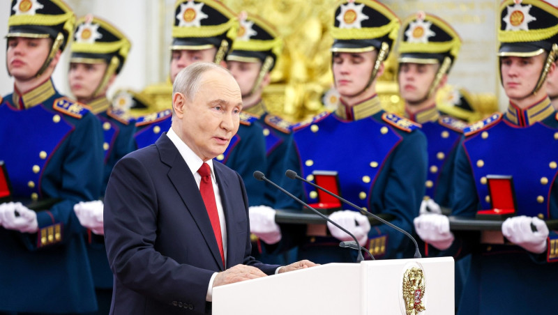 „Capcana războiului” lui Putin. De ce pacea ar putea deveni o amenințare pentru Kremlin 2 State Decorations Awarded At Moscow Kremlin