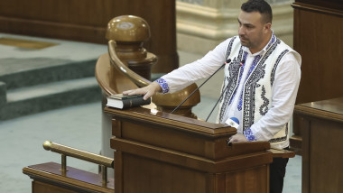 BUCURESTI - PARLAMENT - SENAT - DEOPUNERE JURAMANT - 21 DEC 2024