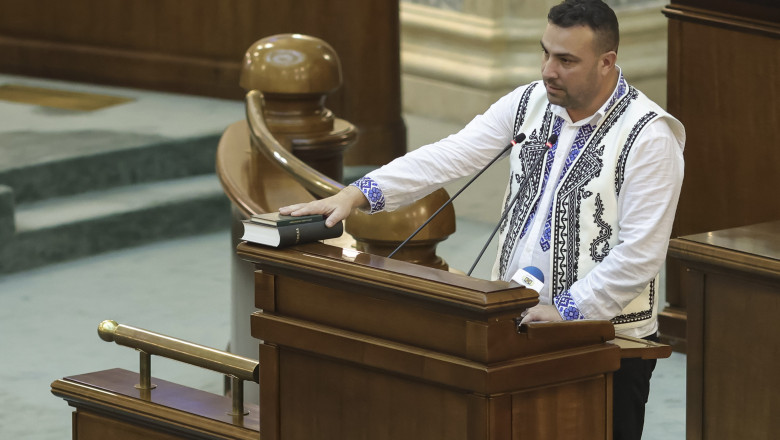 BUCURESTI - PARLAMENT - SENAT - DEOPUNERE JURAMANT - 21 DEC 2024