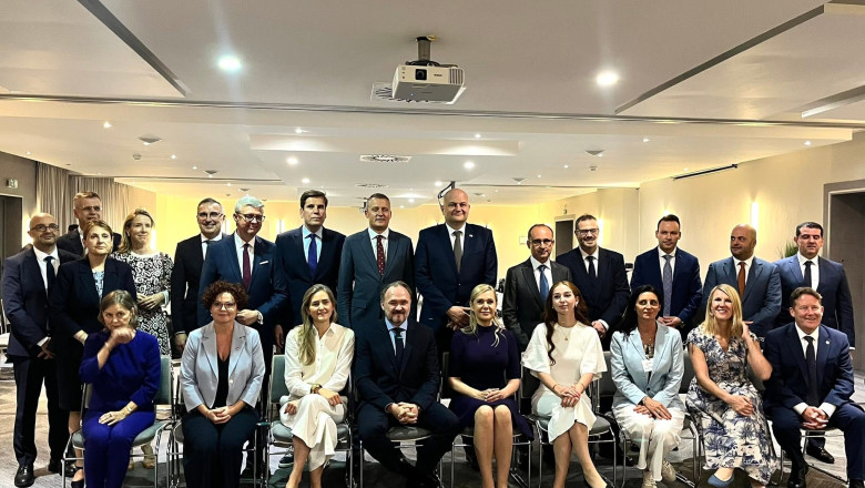 Reuniunea miniștrilor Energiei ai Uniunii Europene, desfășurată la Luxemburg, în cadrul căreia a fost semnat acordul privind stocarea energiei.