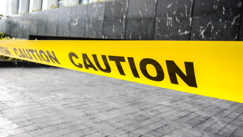 banda galbena caution politie