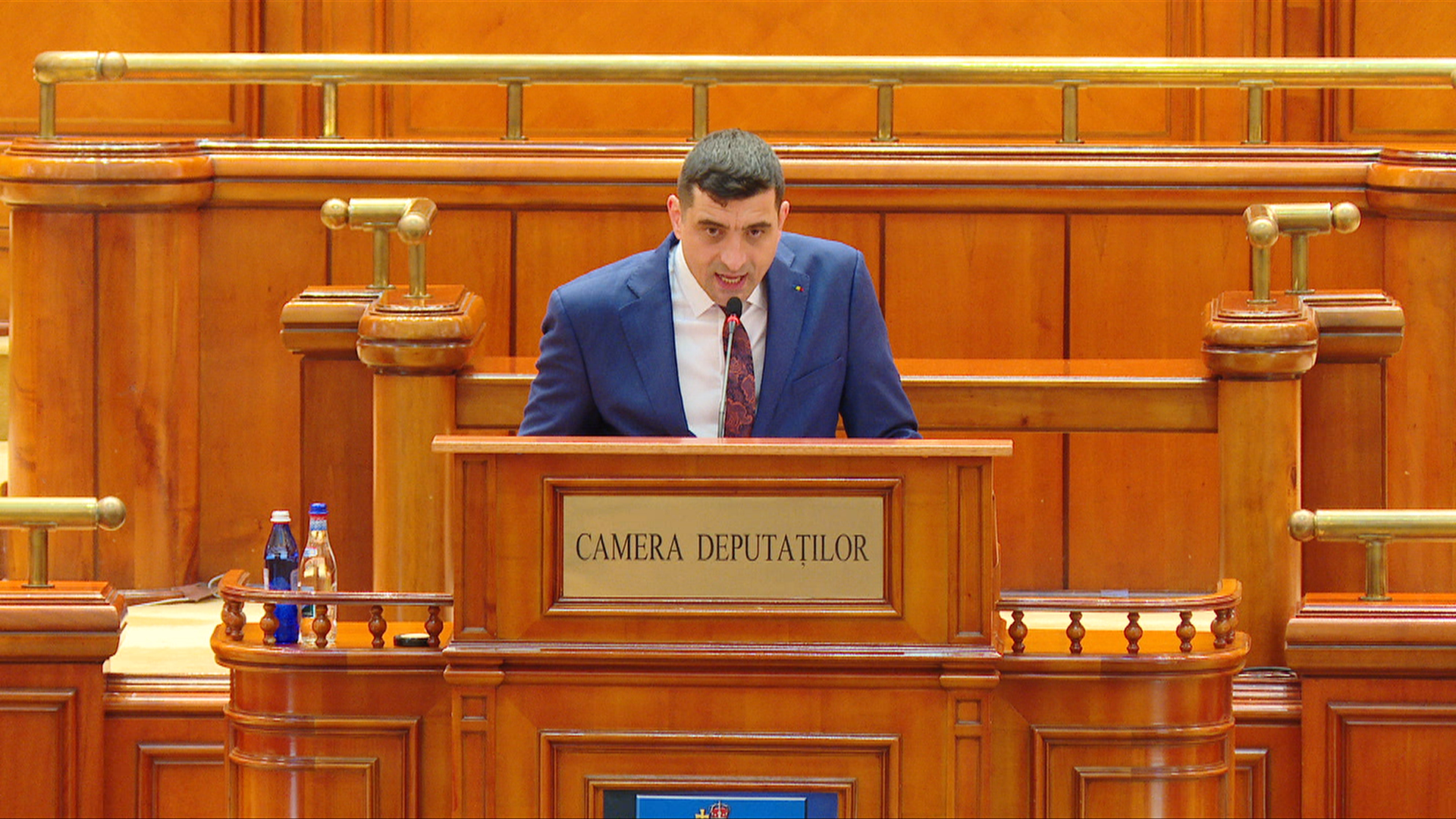 AUR părăsește sala înainte de votul pentru Guvernul Veștea. George Simion: „Nu mai putem sta cu coloana îndoită”
