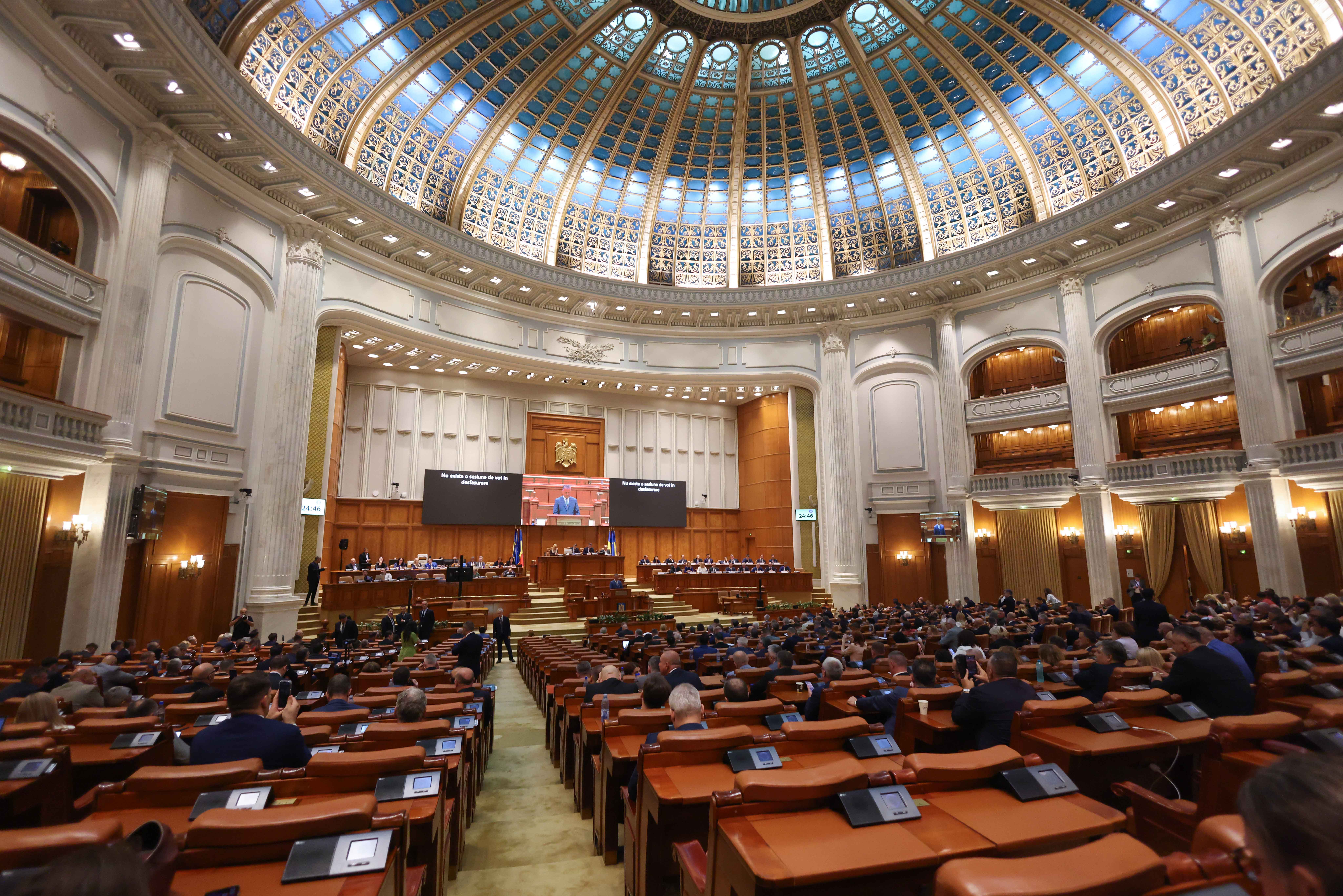 Sondaj CURS: Pe cine ar trimite românii în Parlament dacă astăzi ar fi alegeri. Câte procente au PSD, PNL, AUR și USR