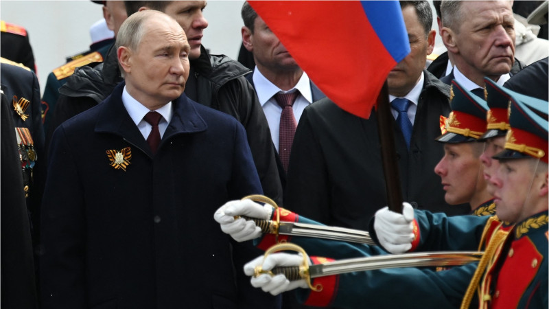 Cine vine după Putin? Rusia se apropie de o inevitabilă criză de succesiune. Lupta pentru putere care ar putea începe la Kremlin 3 vladimir-putin-paradă-soldați (1)