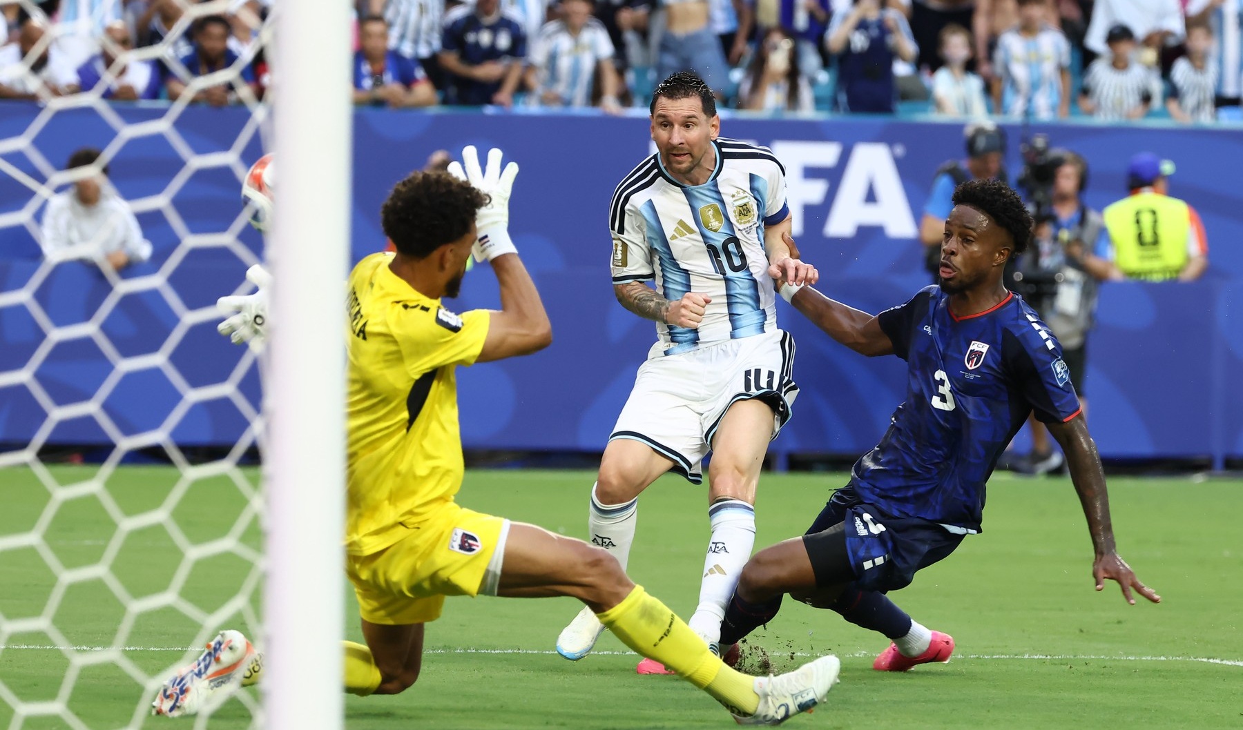 Argentina s-a calificat în optimi. Emoții mari cu Capul Verde, meci cu prelungiri și un gol de excepție