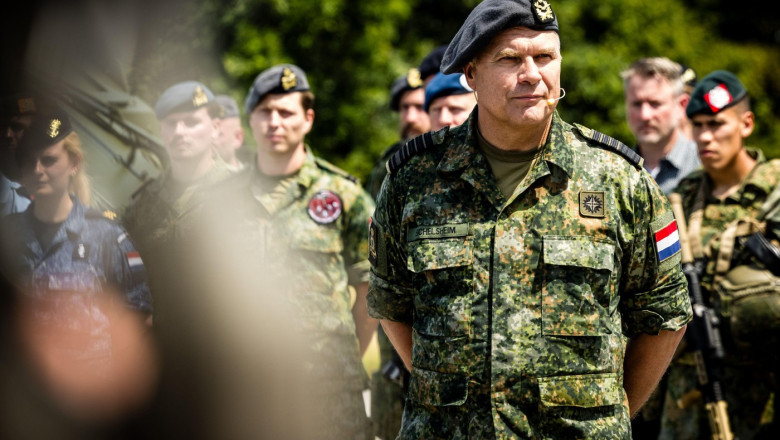 GILZE-RIJEN - Commander of the Armed Forces Onno Eichelsheim at Gilze-Rijen Air Base during the presentation of the new Defence White Paper, which outlines the plan to strengthen the armed forces in the coming years through substantial investments. The Mi