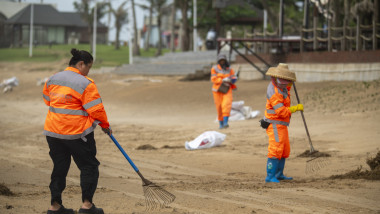 #CHINA HAINAN QIONGHAI TYPHOON MAYSAK CLEANUP (CN)