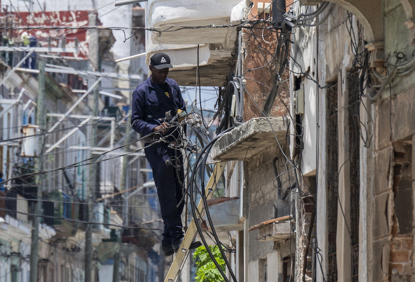 10 milioane de oameni, în beznă. Cuba se confruntă cu a treia pană majoră de curent din acest an