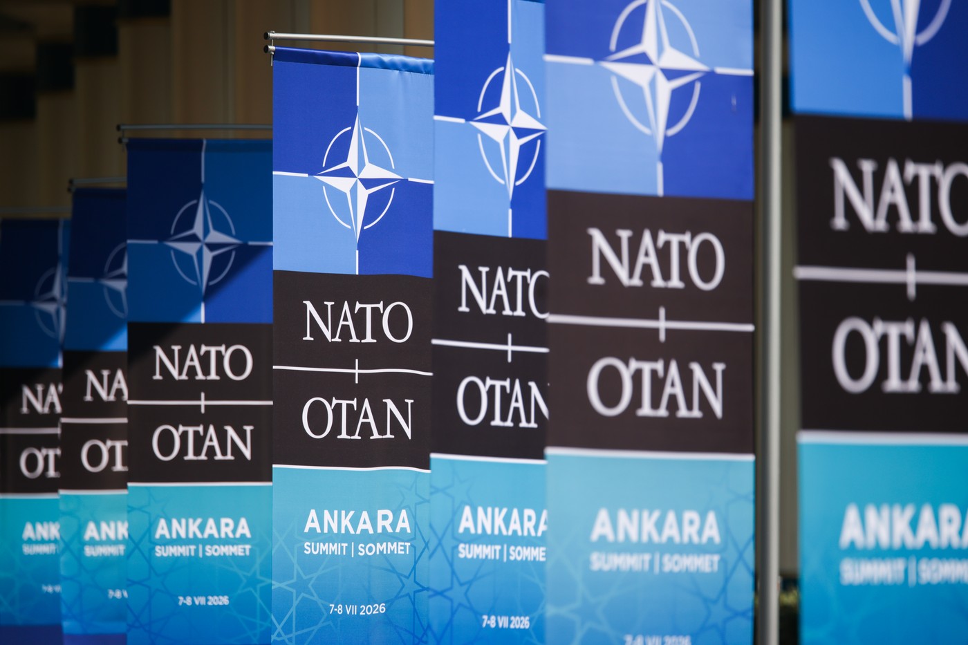 Summit NATO la Ankara: Europenii încearcă să-l cucerească pe Donald Trump. Lideri din 32 de țări sosesc în capitala Turciei