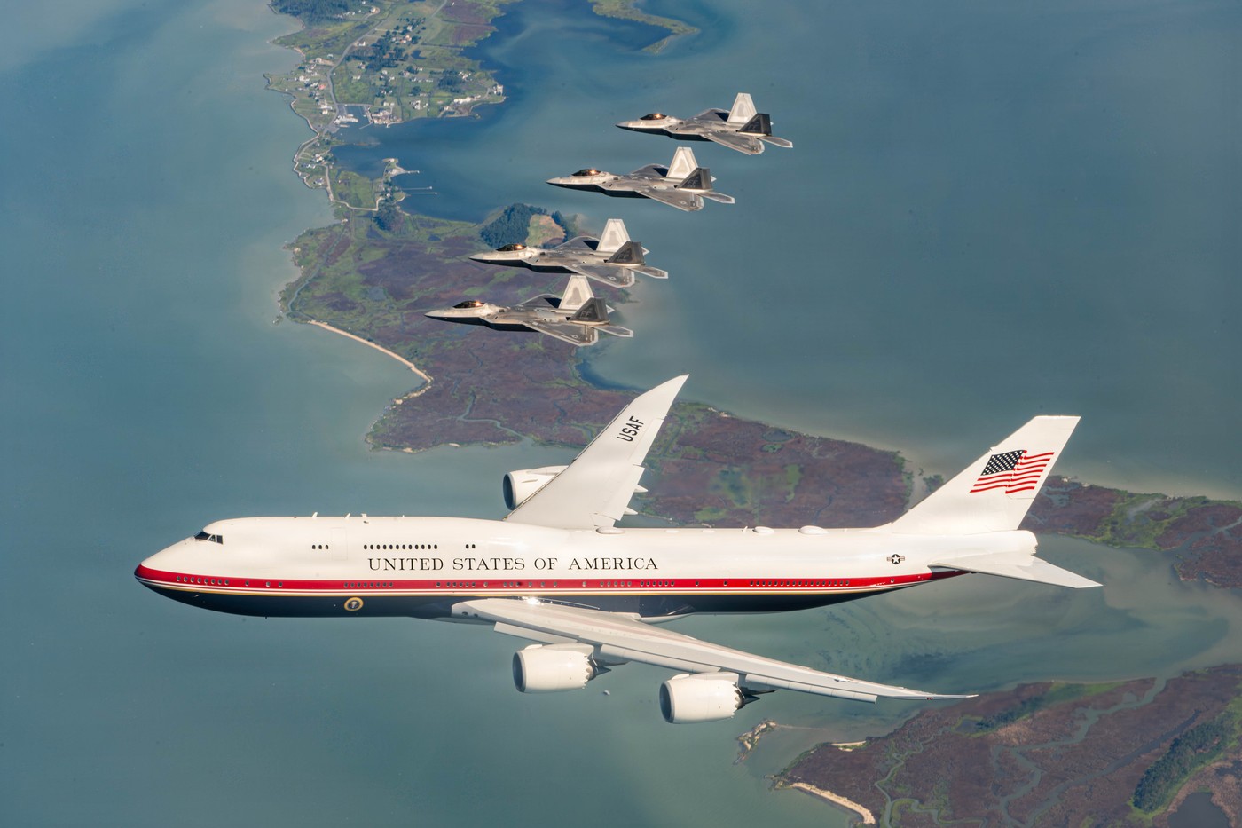 Trump își ia avionul-cadou din Qatar în Irlanda: de ce noul Air Force One ridică întrebări de securitate