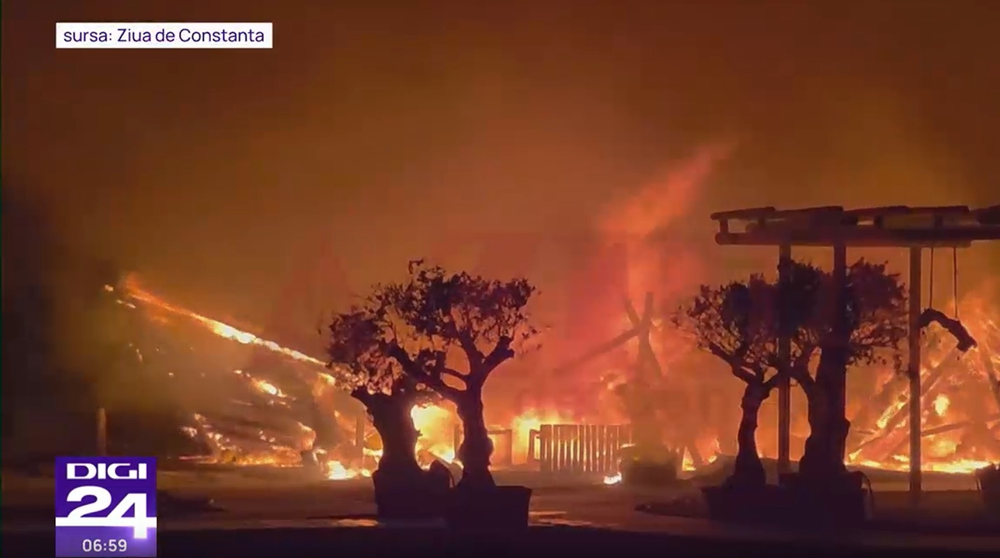 Incendiu în Mamaia. Un bar a fost cuprins de flăcări uriașe