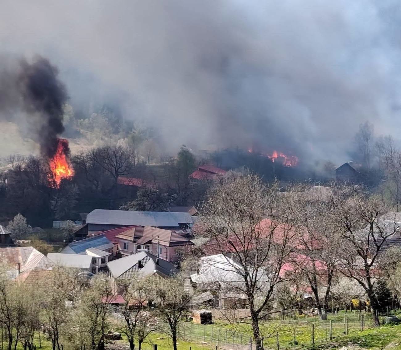Guvernul acordă noi ajutoare pentru familiile afectate de incendiul din Vrancea. Sprijinul poate acoperi până la 90% din valoarea pagub