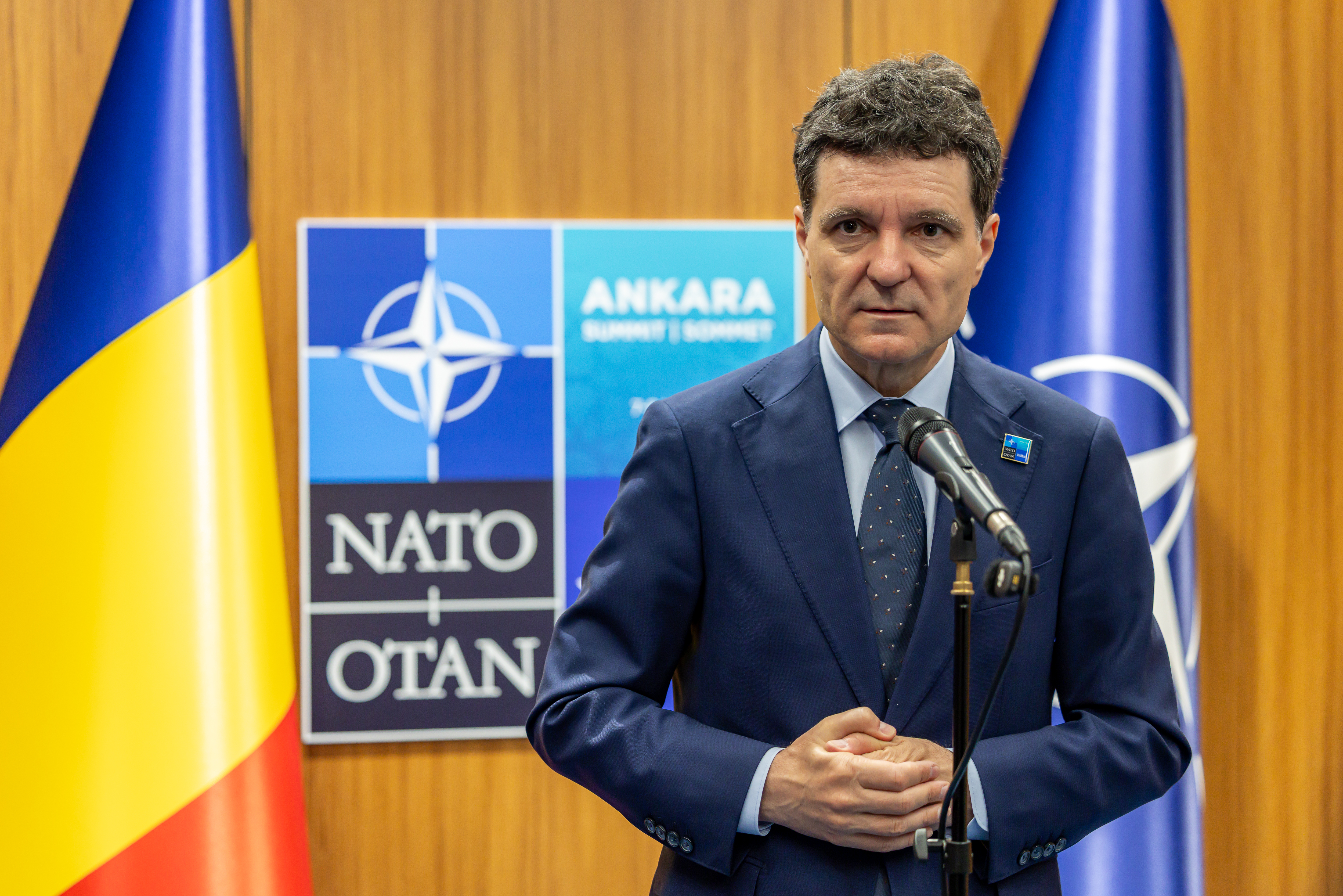 Nicușor Dan anunță ce va face cu pistolul primit cadou de la Erdogan la summitul NATO de la Ankara