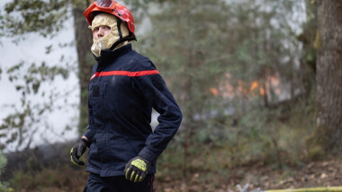 Firefighters operate during a fire in the Fontainebleau Forest - Noisy-sur-Ecole