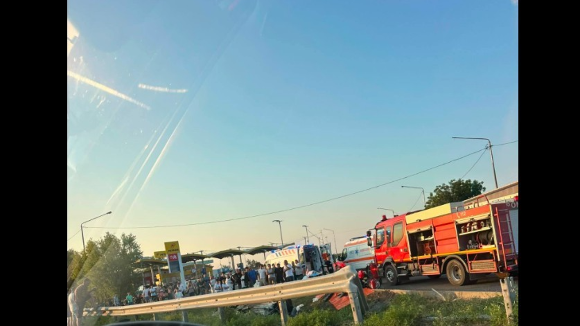 Accident grav pe A2 spre litoral. O persoană a murit, iar trei au fost rănite după ce două mașini s-au ciocnit