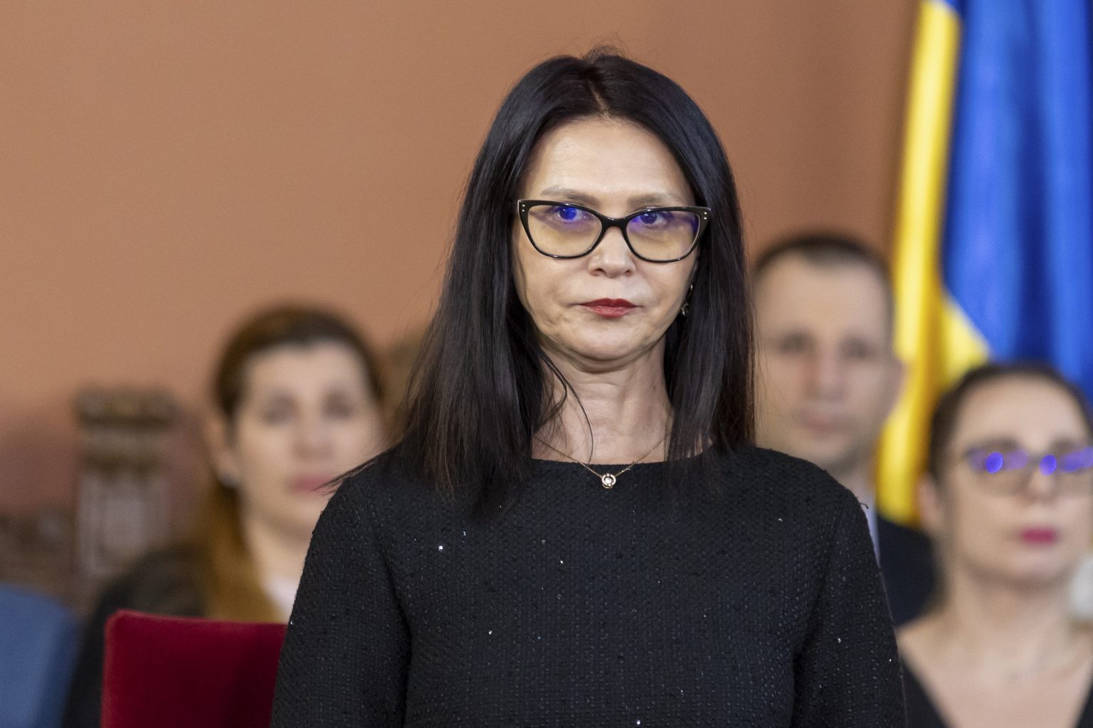Judecătoarea Ionela Tudor, celebră pentru propoziţia „m-a sunat Lia”, se reîntoarce în magistratură, la 5 luni după pensionare