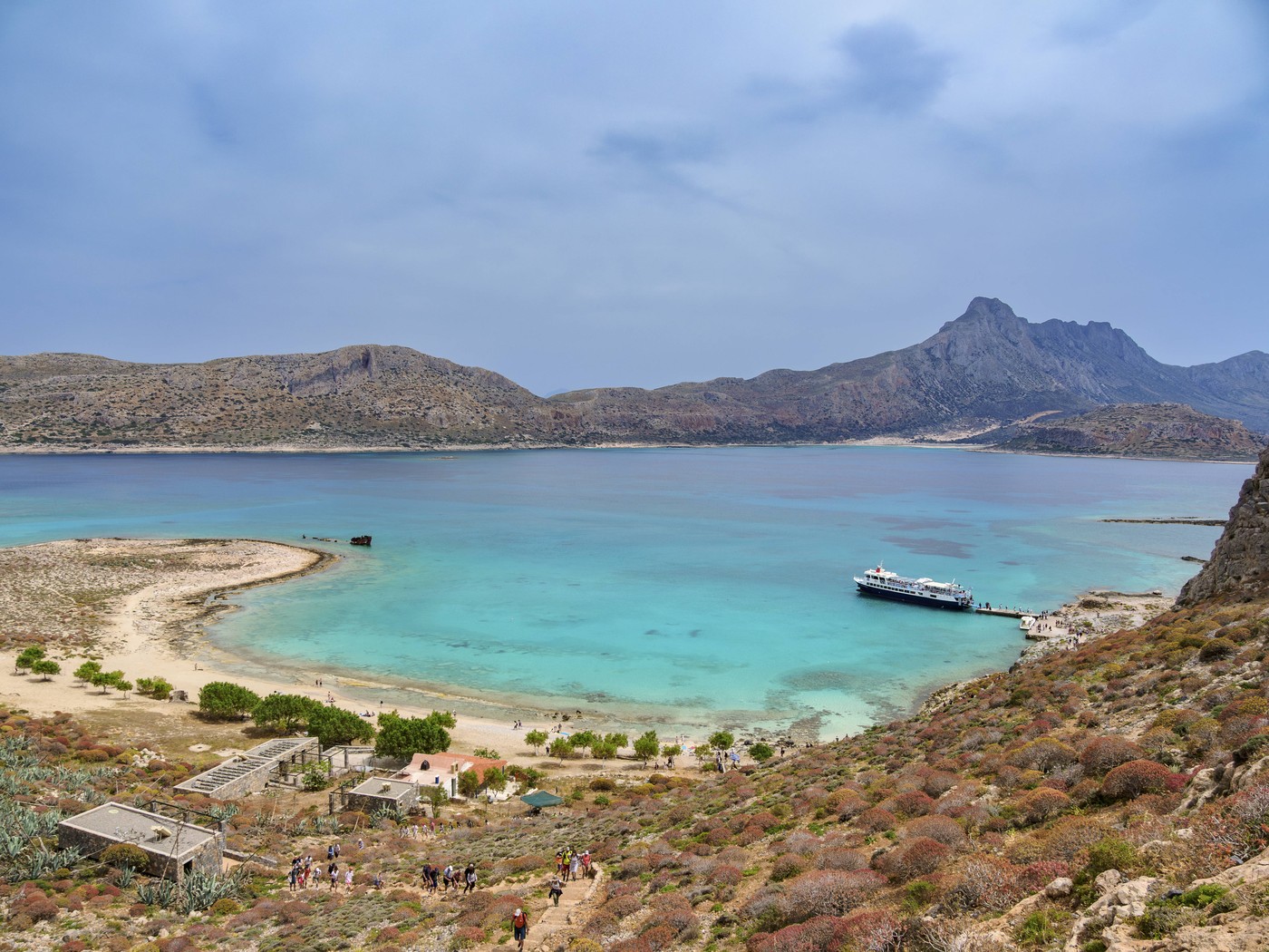 Topul celor mai frumoase plaje din Grecia. O insulă preferată de români pentru vacanțe domină clasamentul