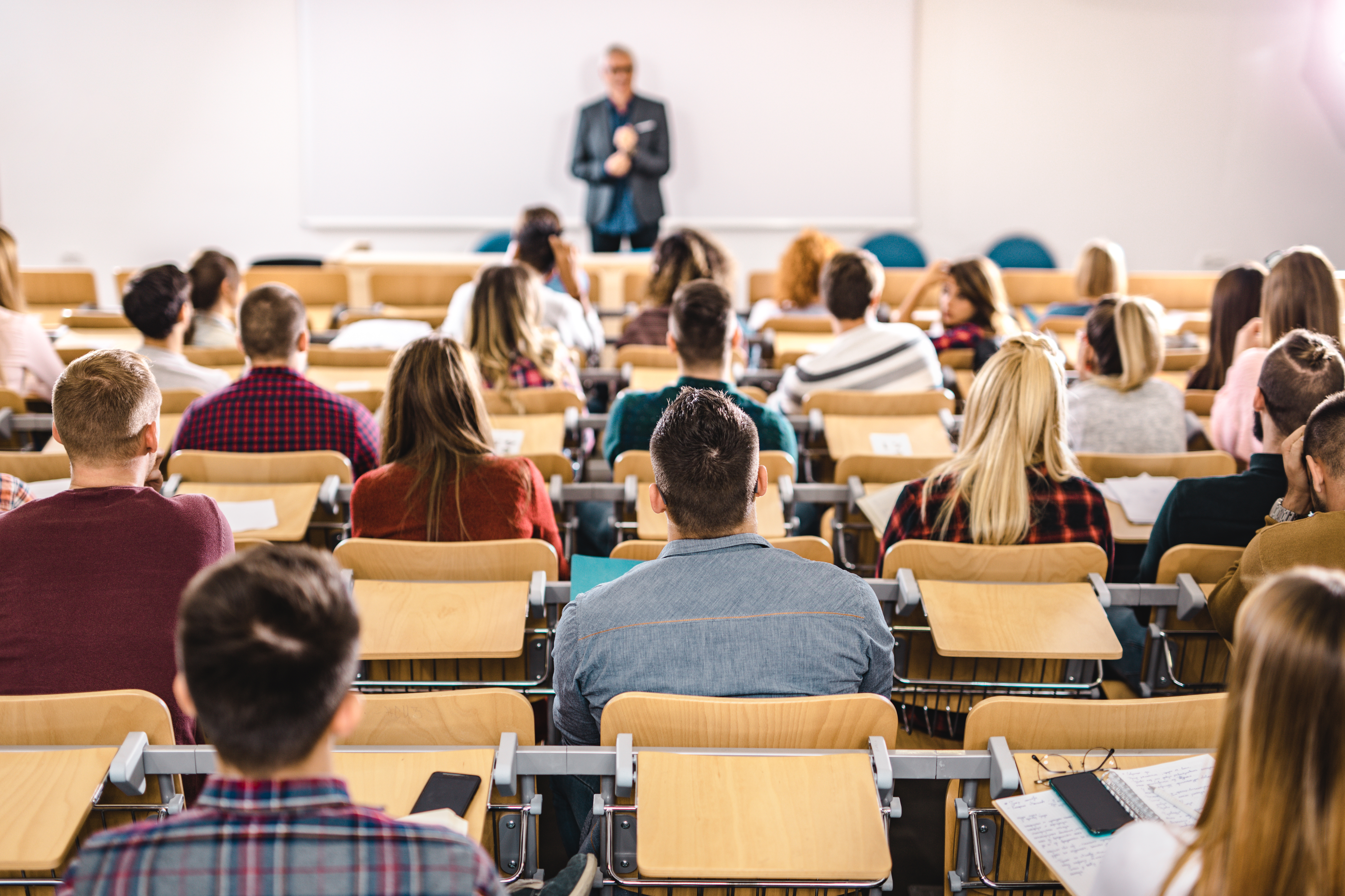 Definitivat 2026: Peste 9.600 de profesori susțin proba scrisă. Programul examenului și calendarul rezultatelor