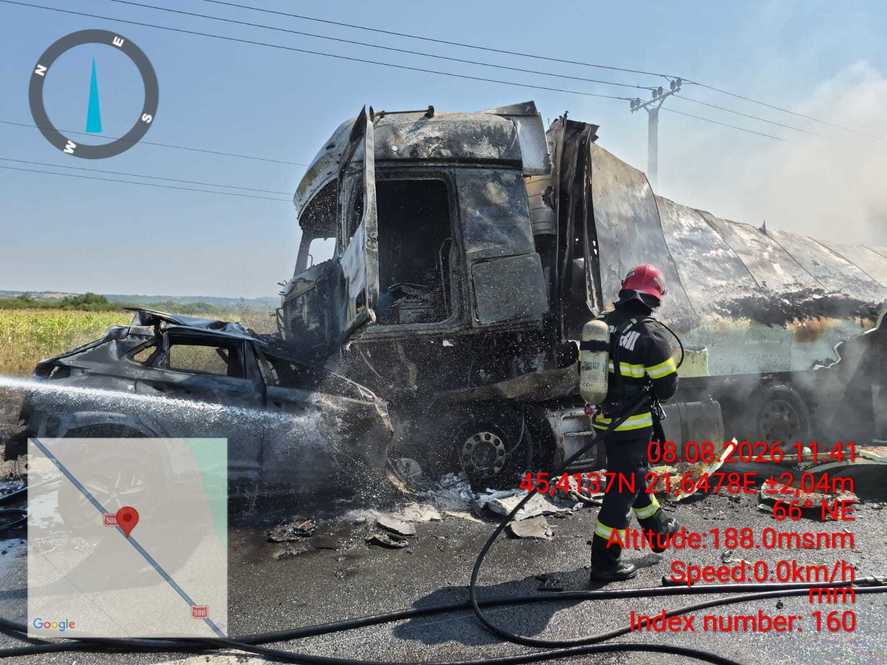 Accident grav între o mașină și un TIR. În urma impactului, autovehiculele au luat foc și unul dintre șoferi a murit