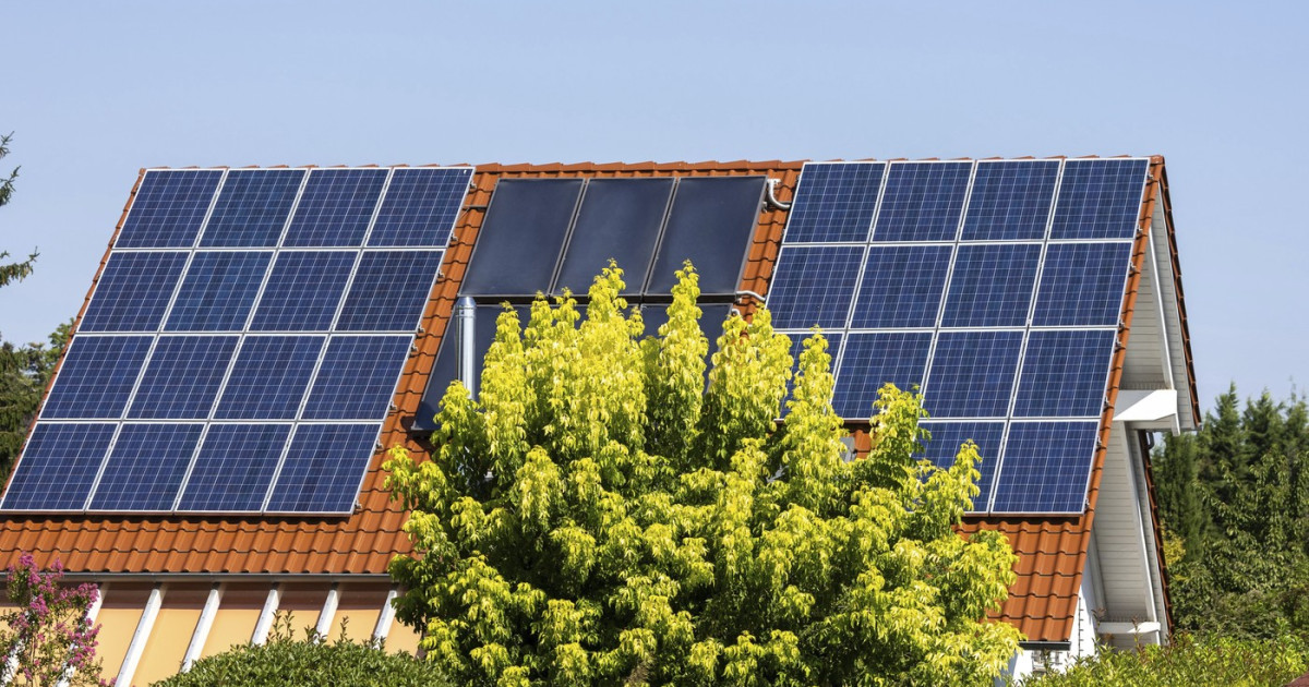 Prosumatorii, mesaj pentru Bolojan în plină criză energetică: „Dacă vrei să-mi controlezi bateria, plătește-mă”. Ce propune premierul
