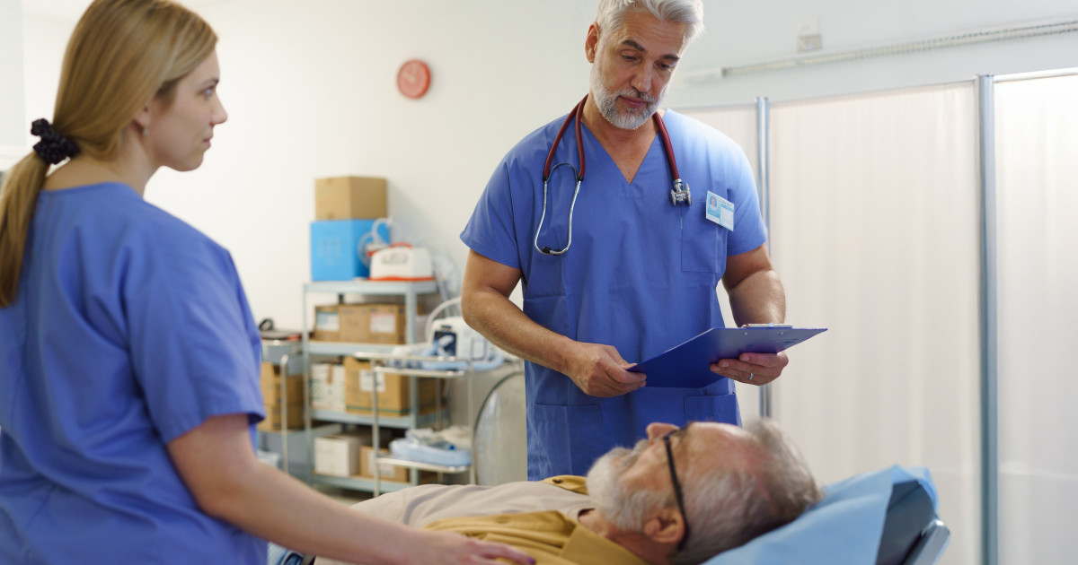 Cum recunoaștem rapid un accident vascular cerebral. Medicii explică primele semne și când este necesară intervenția de urgență