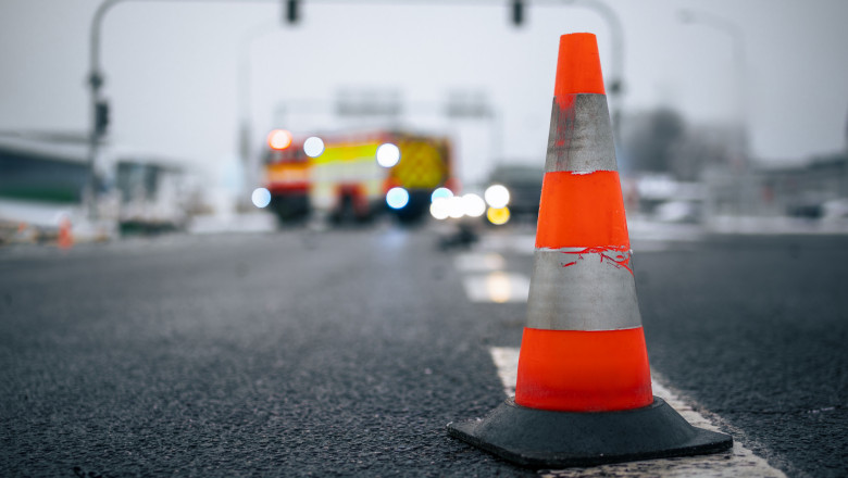 Accident grav in Bucuresti. Trei pietoni au fost loviti de o masina: unul a murit, doi au ajuns la spital. Sunt restrictii de trafic