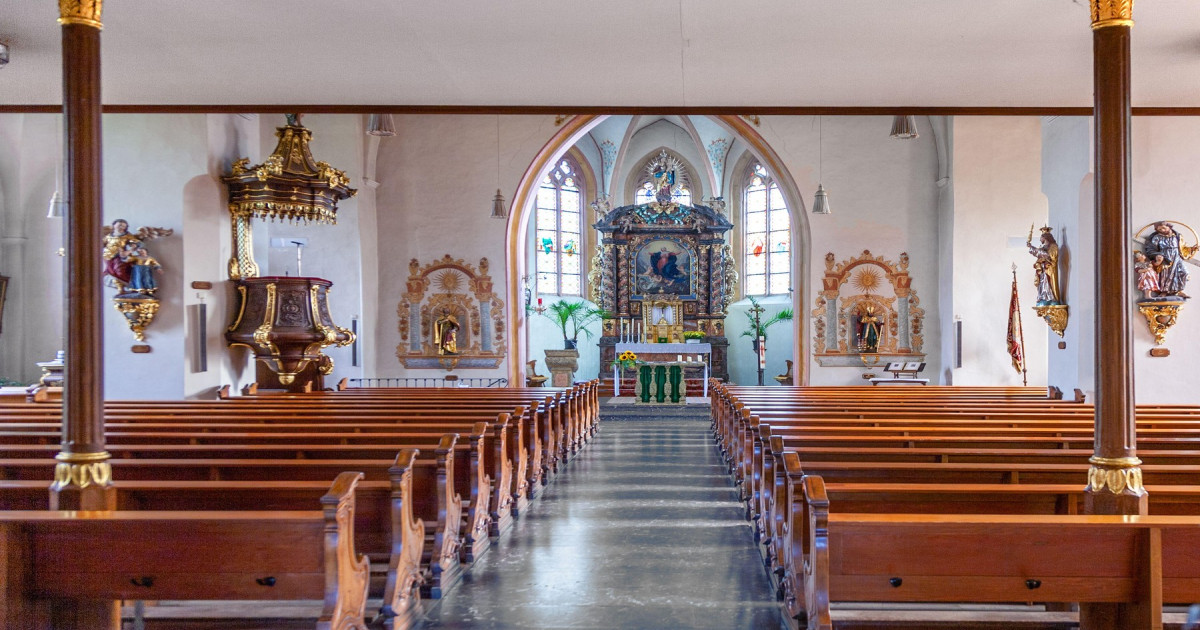 Germania: sute de mii de persoane părăsesc anual bisericile, iar taxarea continuă să aducă bani