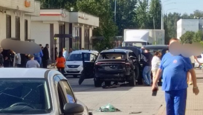 Un ofițer rus a fost ucis într-un atentat cu bombă în Sankt Petersburg. Mașina în care se afla alături de soția sa a explodat