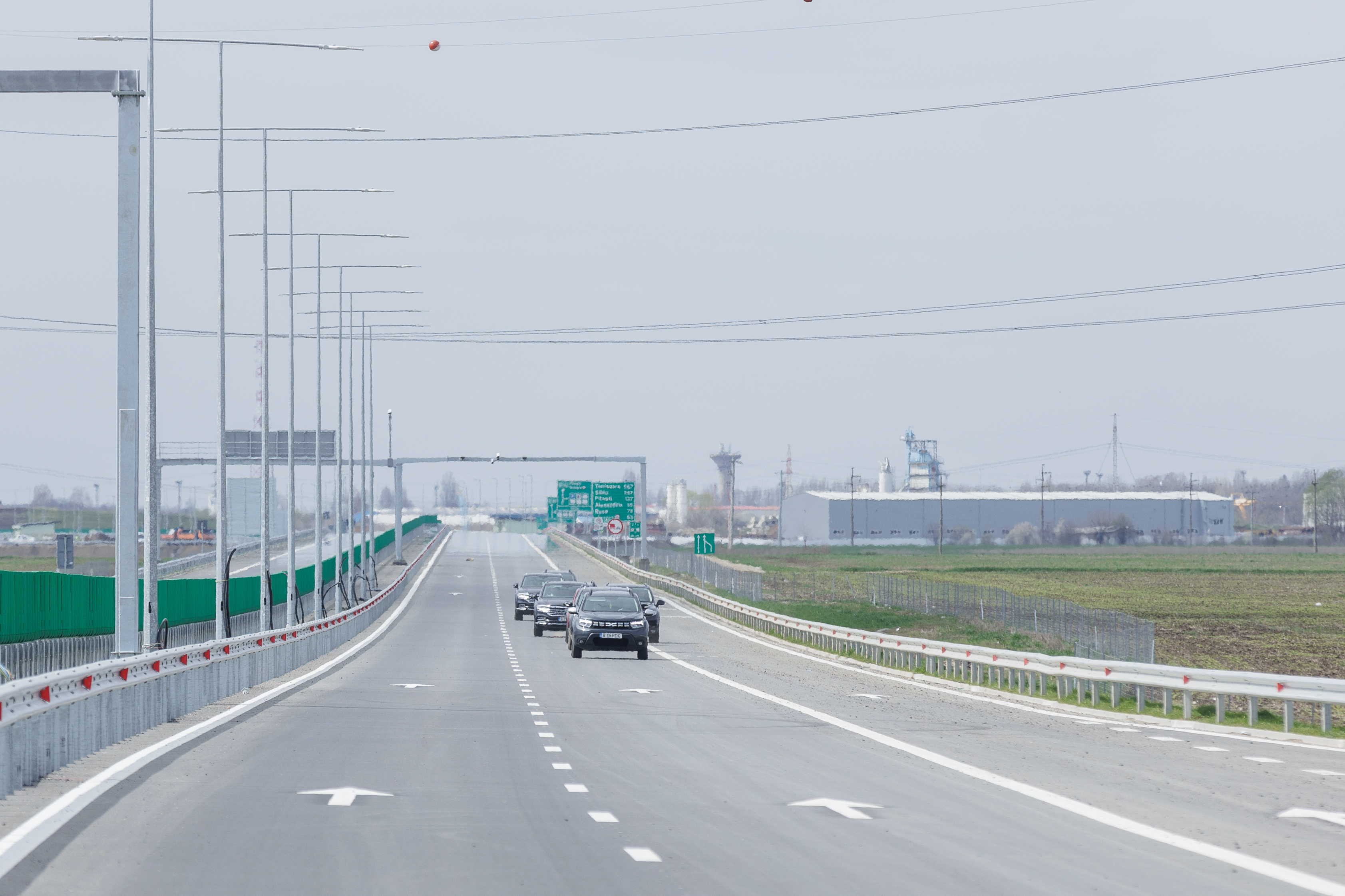 Ce rol au lamelele verzi pe care le vezi pe autostradă. Detaliul important pentru siguranța șoferilor