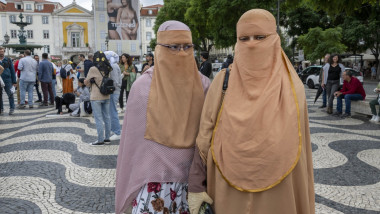 Demonstration in rejection of the burqa ban in Lisbon, Portugal - 25 Oct 2025
