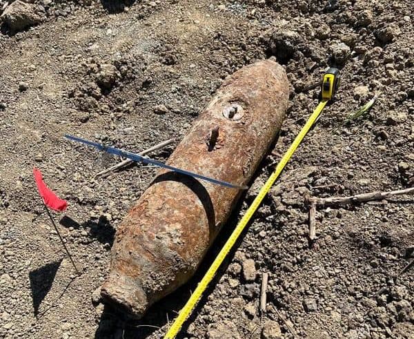 O bombă din Al Doilea Război Mondial a fost descoperită în Lunca Banului, Vaslui: proiectilul de 70 de kilograme era folosit de aviație