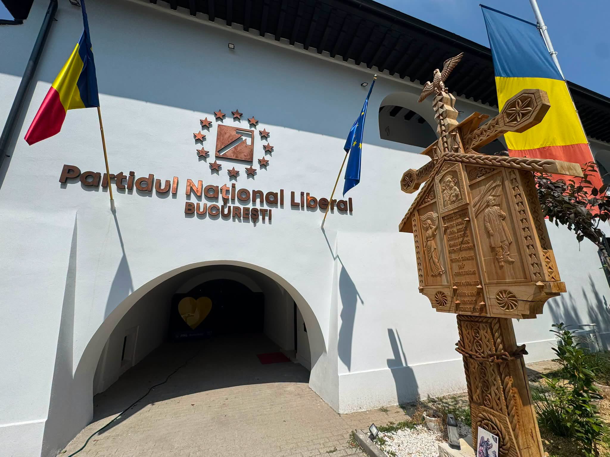 PNL București și-a numit liderii interimari în patru sectoare. Oana Gheorghiu și Dragoș Pîslaru, printre noii președinți