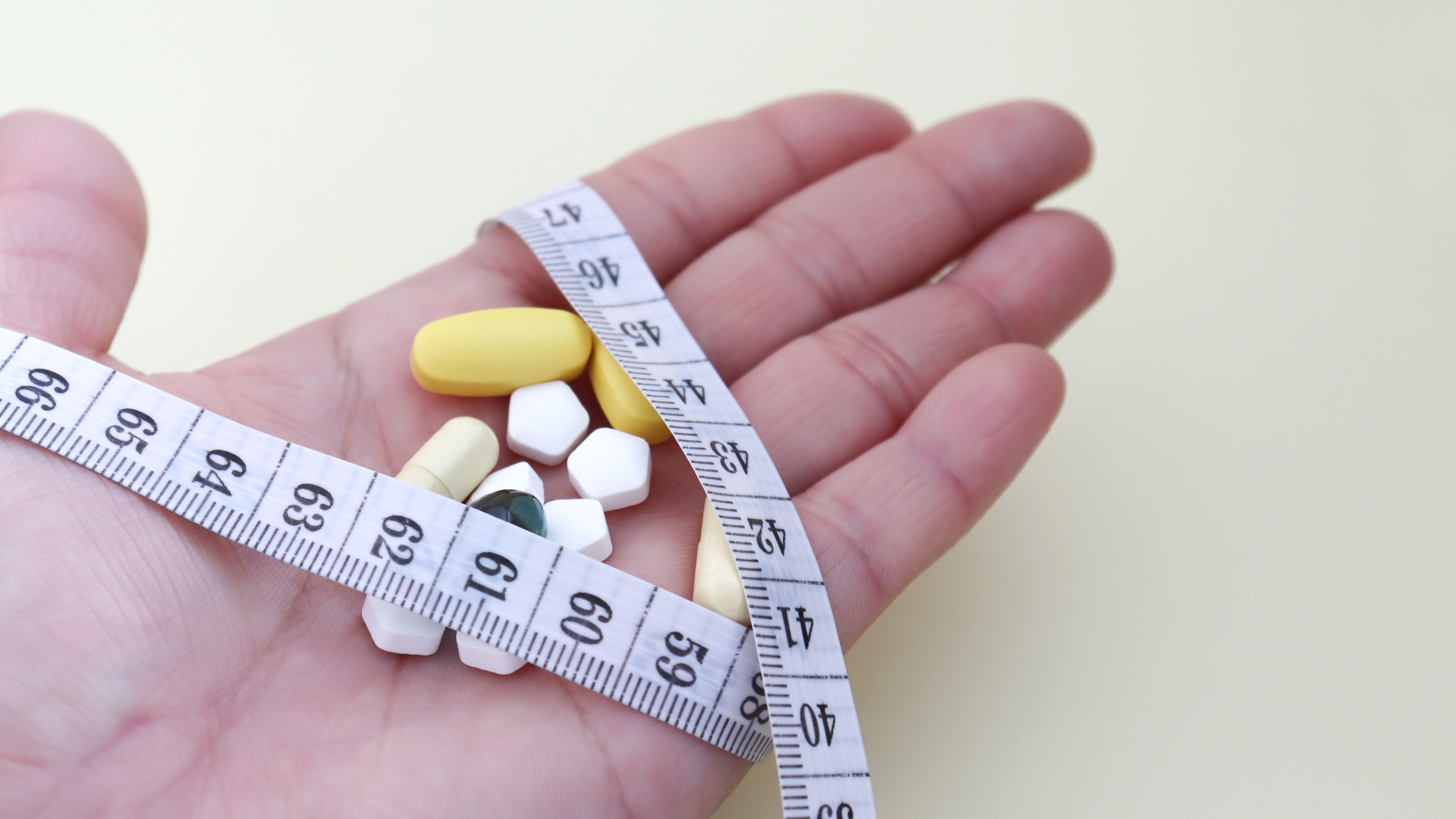 Ce este și cum acționează pastila de slăbit disponibilă acum și în Europa. Medicii explică beneficiile și riscurile medicamentului