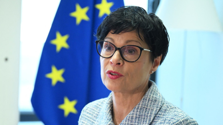 Comisarul UE pentru extindere şi-a anulat vizita în Serbia, după ce criminalul de război Ratko Mladic a fost omagiat la Belgrad