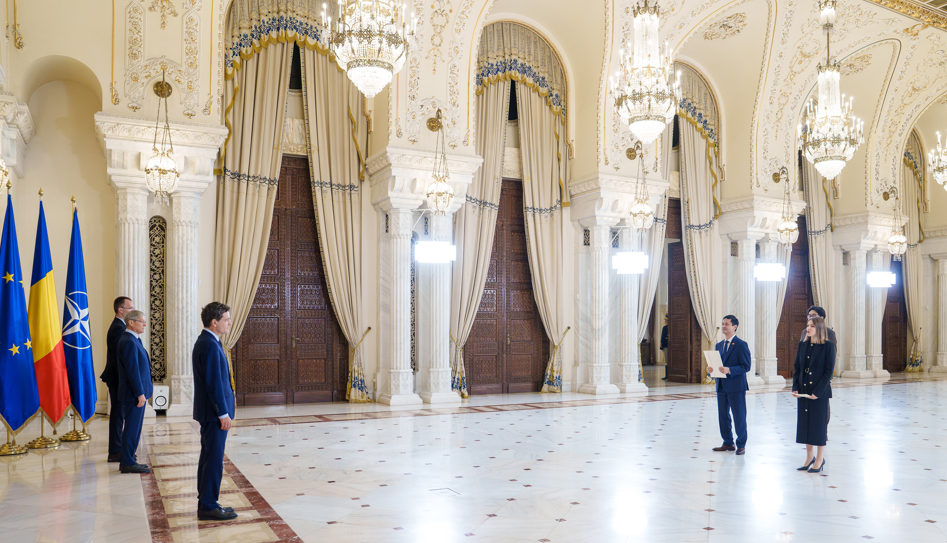 Nicuşor Dan a primit la Cotroceni mai mulţi noi ambasadori în România. În discuții, președintele a subliniat legăturile economice