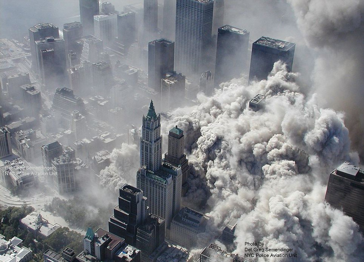 Primarul New York-ului publică documente dosite timp de 25 de ani. Ce arată despre aerul toxic de după atacurile de la 11 septembrie