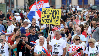 Major ‘Walk for Lika, Walk for Croatia’ protest begins in Zagreb