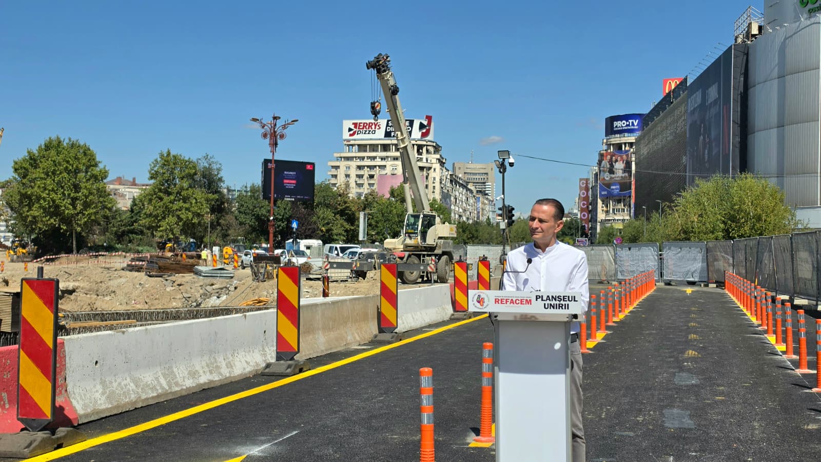 Restricțiile de circulație din Piața Unirii, ridicate înainte de începerea școlii. Băluță: „S-a lucrat mult, repede și bine”