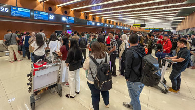zboruri anulate aeroport indonezia eruptie vulcan