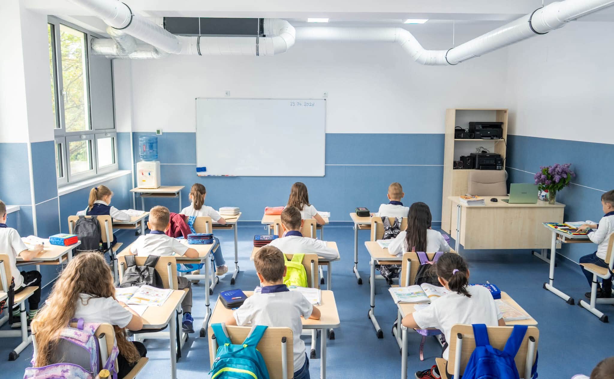 Bolojan: Noul an şcolar începe cu finalizarea unui mare program de investiţii în educaţie. Cum s-au folosit peste 2,5 miliarde de euro