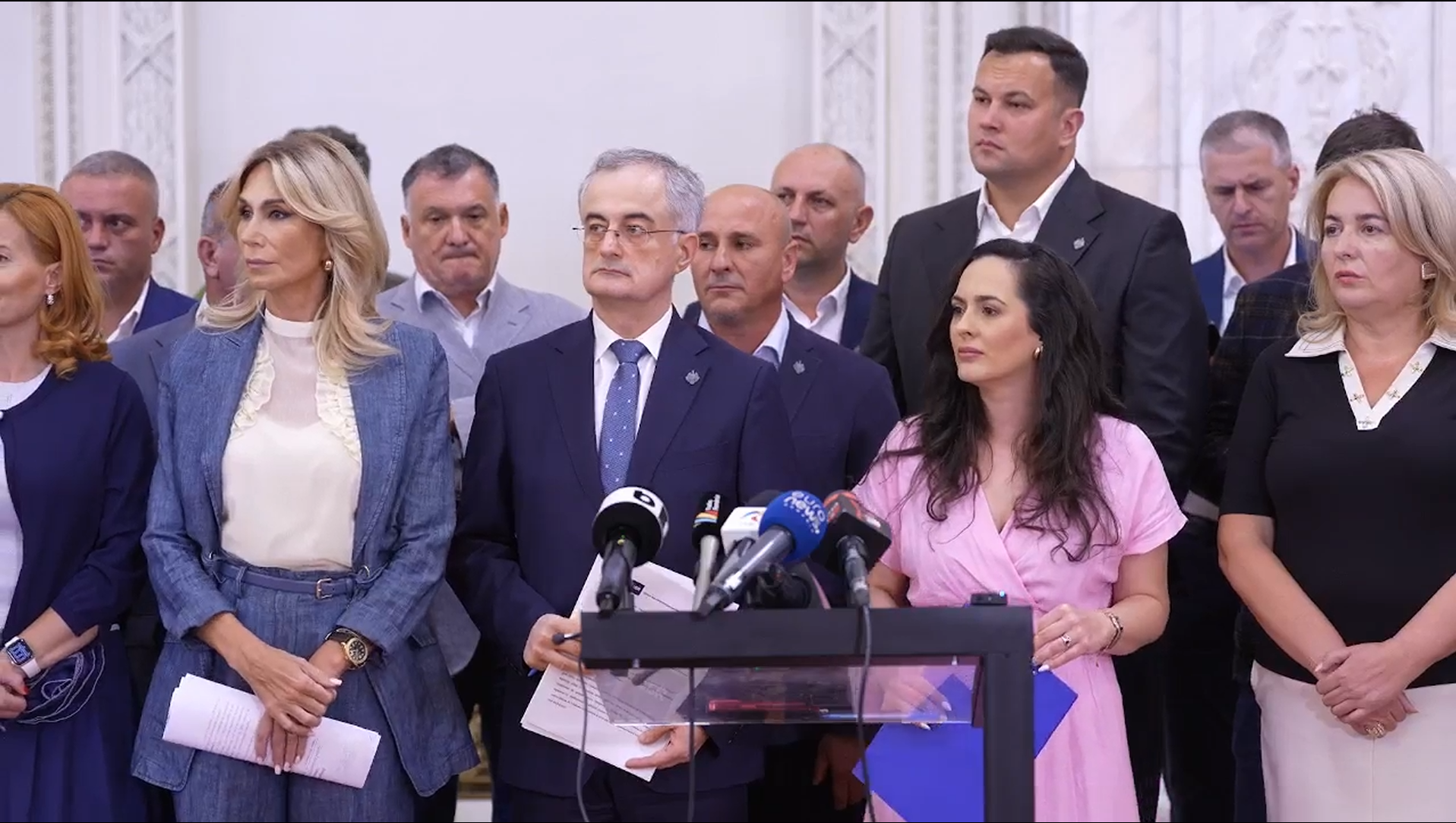 PNL și USR au semnat un acord de colaborare în Parlament. Reforma administrației și cea electorală, printre priorități