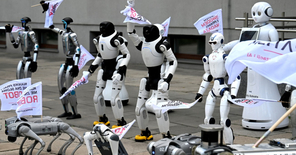 Protest al roboților pentru reglementarea inteligenței artificiale în Polonia