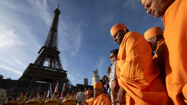 indieni paris turnul eiffel profimedia-1130379334