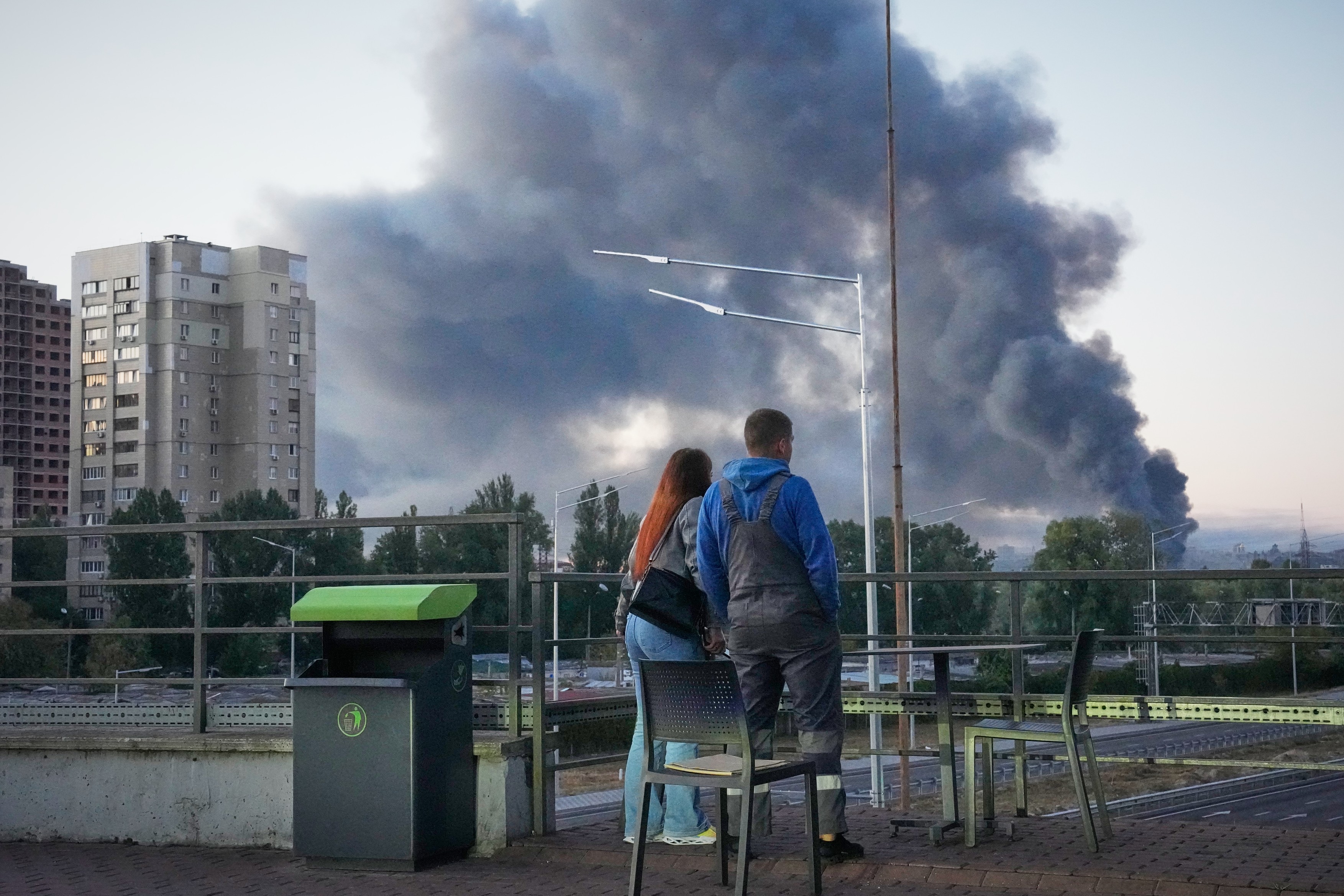 Atacurile Rusiei asupra Kievului au revenit după o pauză de trei zile: cel puțin doi morți și șapte răniți