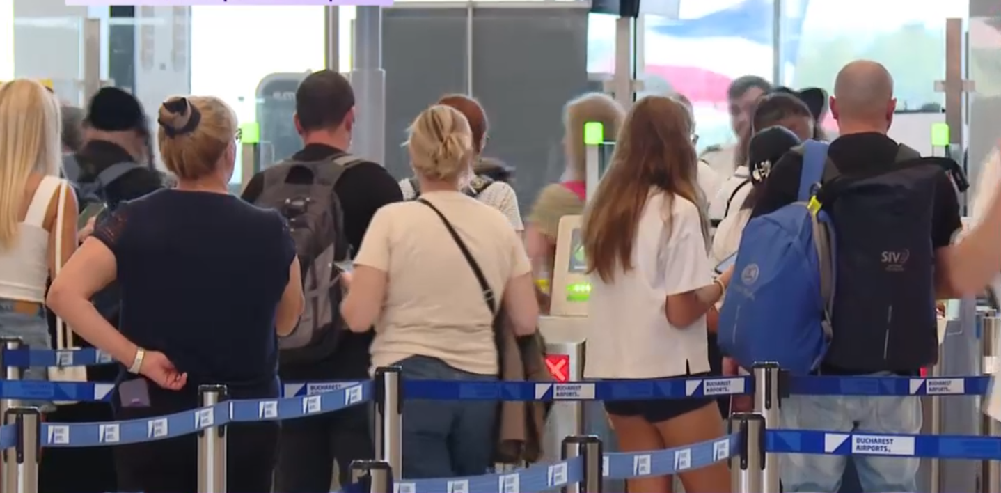 Haosul aviatic generat de defecțiunea tehnică din Marea Britanie afectează și România: 14 zboruri dus-întors sunt vizate