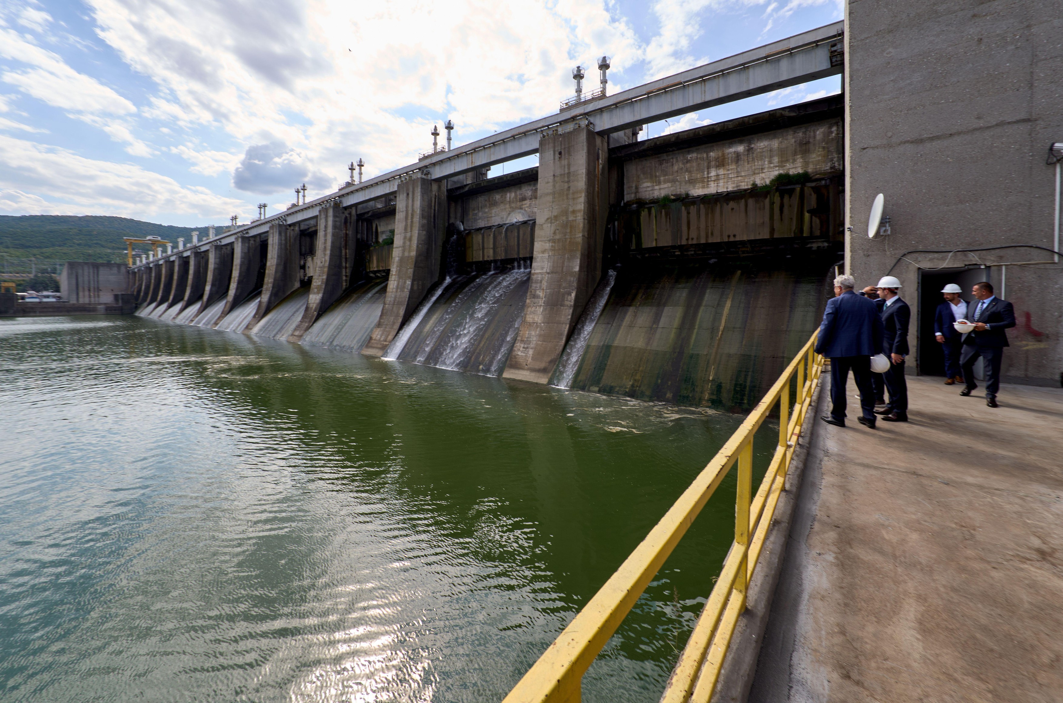 Nicușor Dan a promulgat legea care permite modificarea ariilor protejate pentru proiecte hidroenergetice