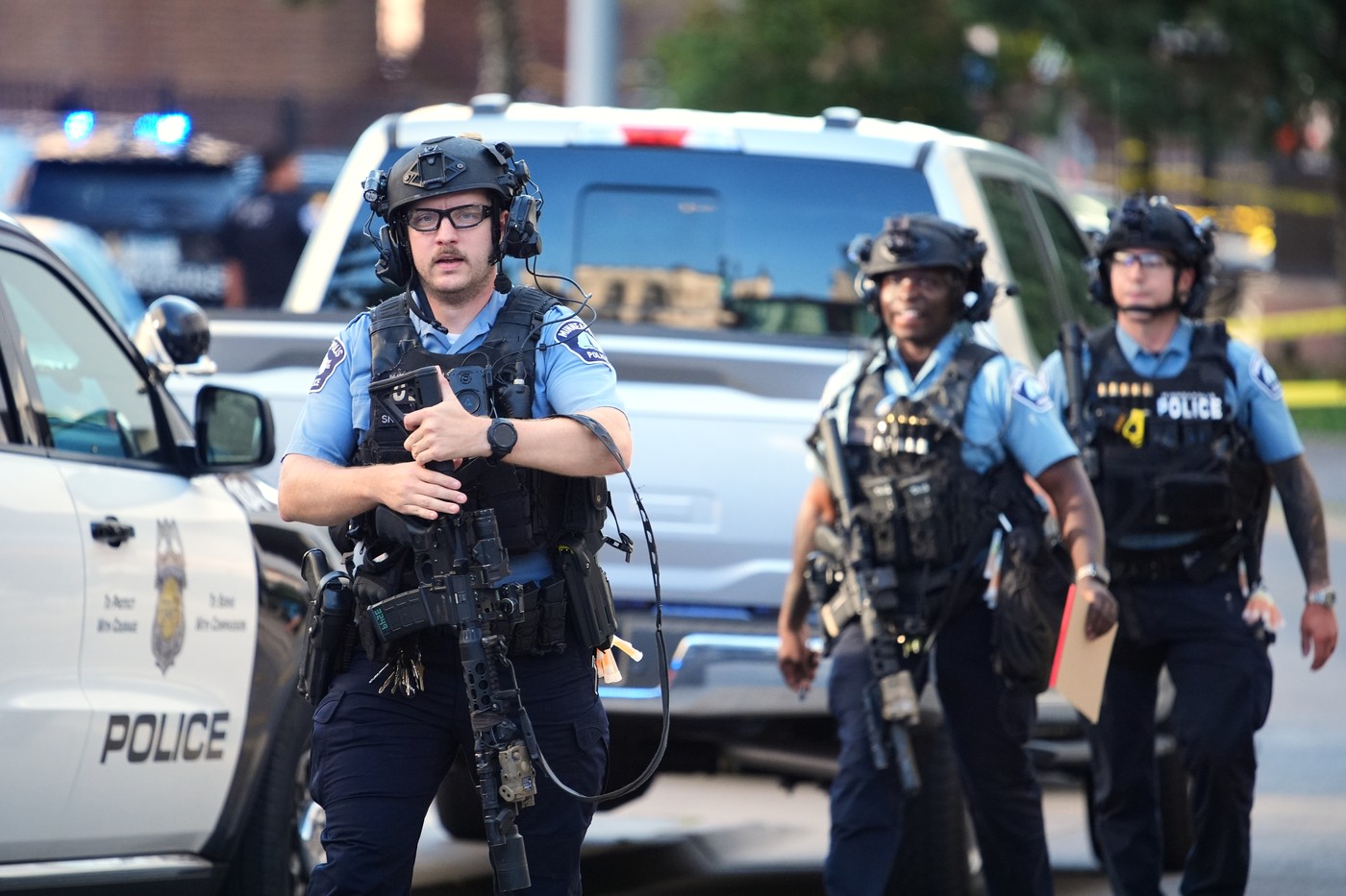 Atac armat în SUA: două persoane au fost ucise şi alte câteva, inclusiv trei poliţişti, au fost rănite în Minneapolis